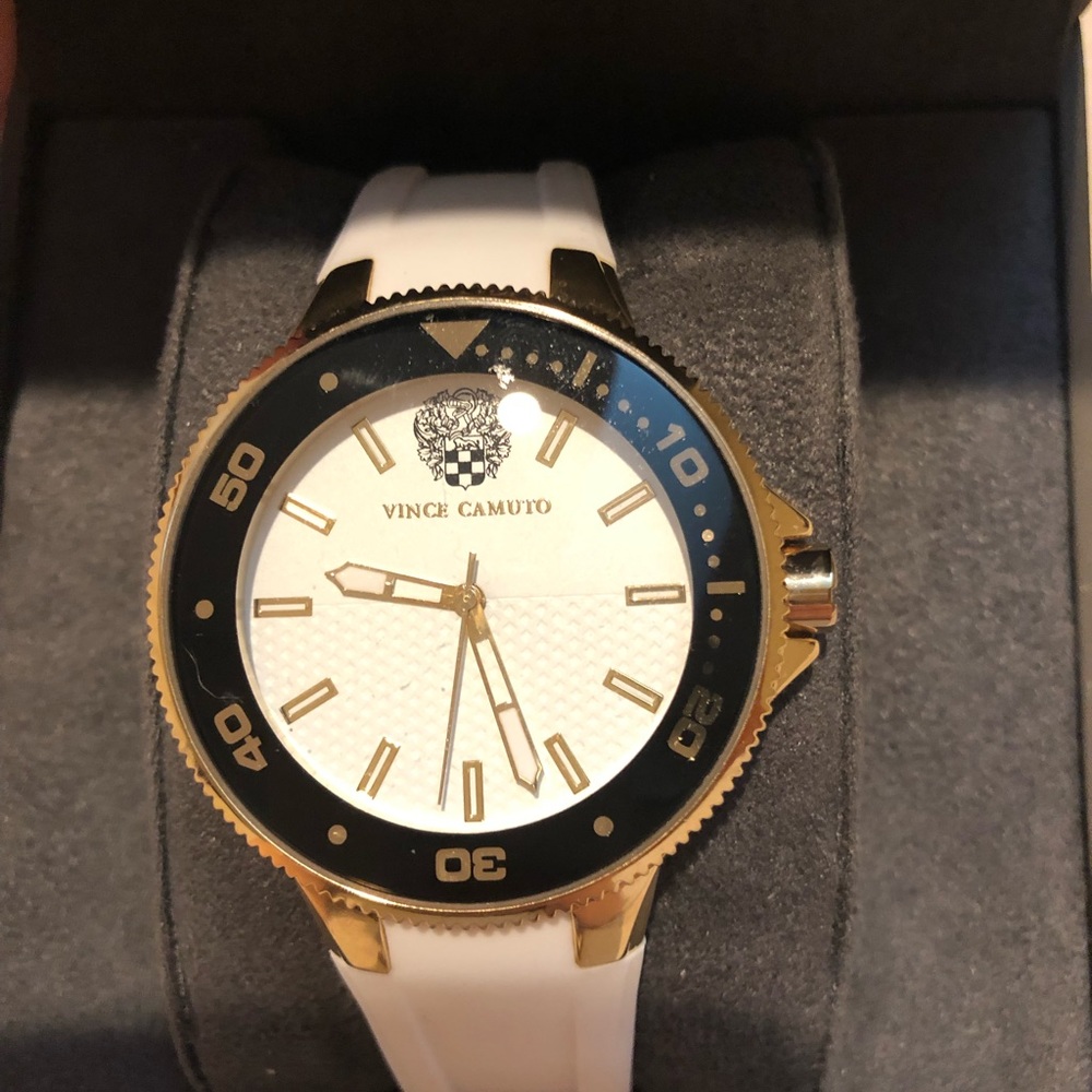 Watch - Picture 3 of 4